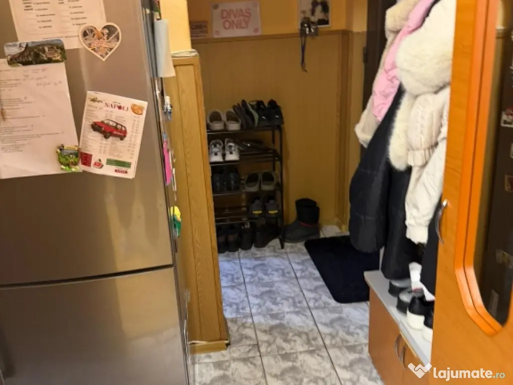 Vand apartament 3 camere in Brașov cartier Florilor