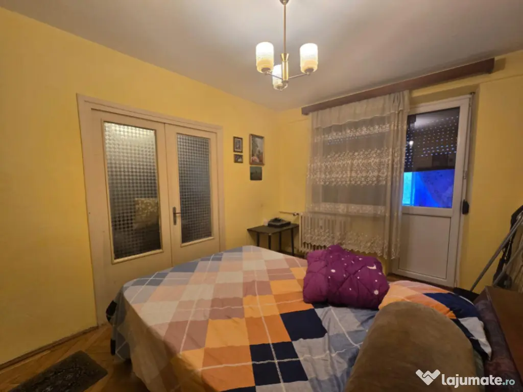 Apartament 4 camere decomandat, 90 mp, zona Spitalul Militar 