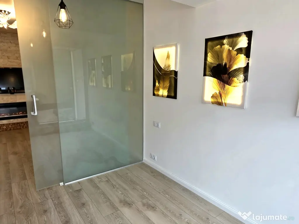 Apartament deosebit, 2 camere cu garaj și boxă, zona Zorilor-Golden Tulip!