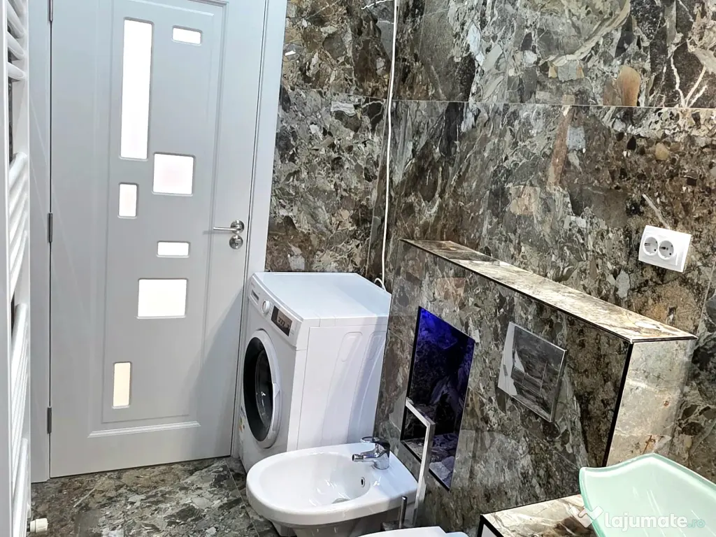 Apartament deosebit, 2 camere cu garaj și boxă, zona Zorilor-Golden Tulip!