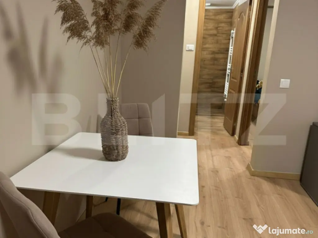Apartament renovat de vânzare – Micro 15, parter, 40 mp 