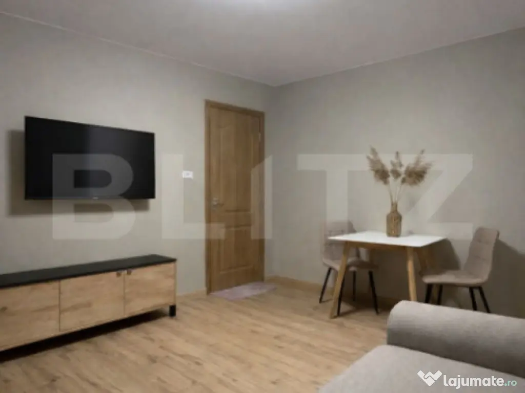 Apartament renovat de vânzare – Micro 15, parter, 40 mp 