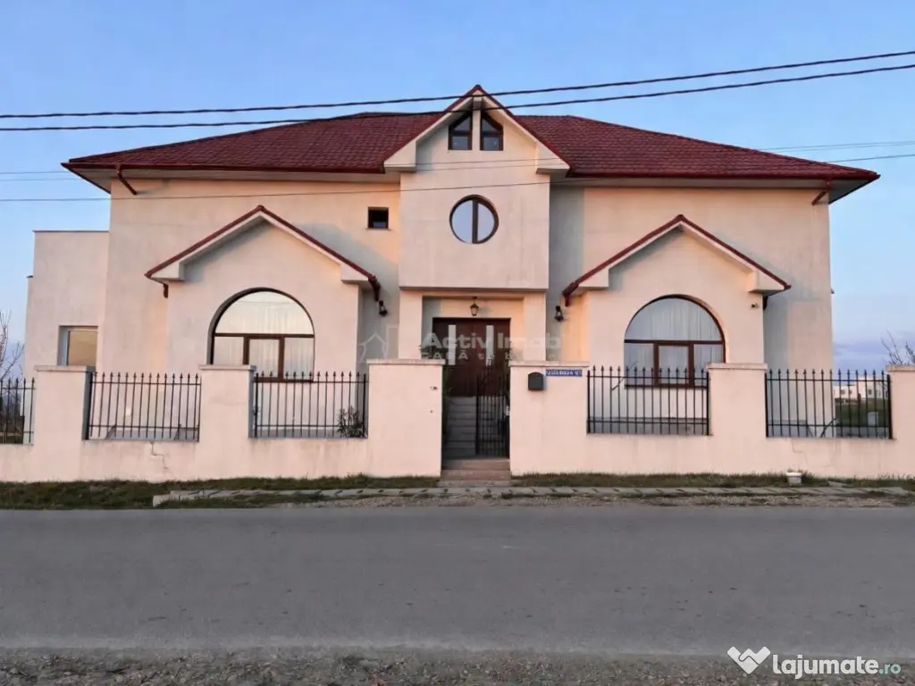 Vila eleganta cu potential - teren generos si locatie exce 