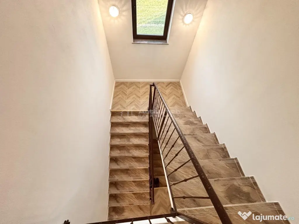 Vila eleganta cu potential - teren generos si locatie exce 