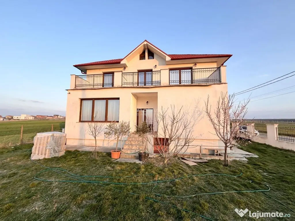 Vila eleganta cu potential - teren generos si locatie exce 