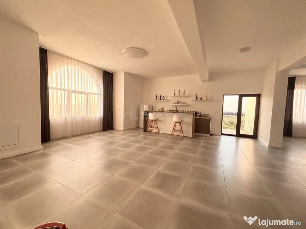 Vila eleganta cu potential - teren generos si locatie exce 