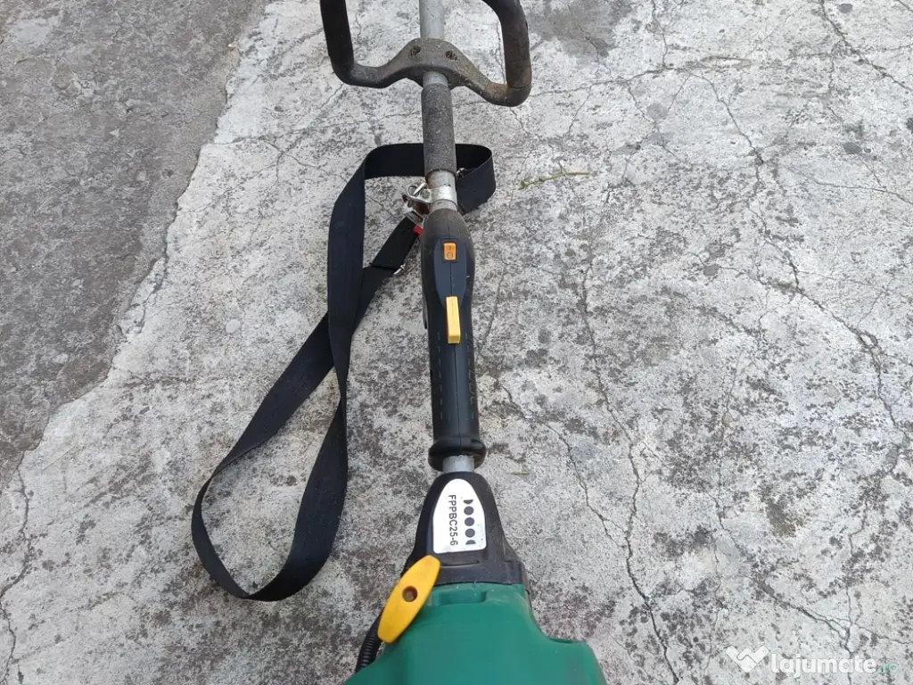 Motocoasa pe benzină 