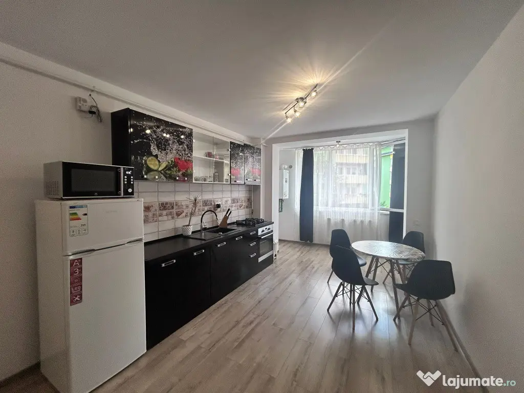 Apartament de inchiriat, zona Florilor/ Floresti 