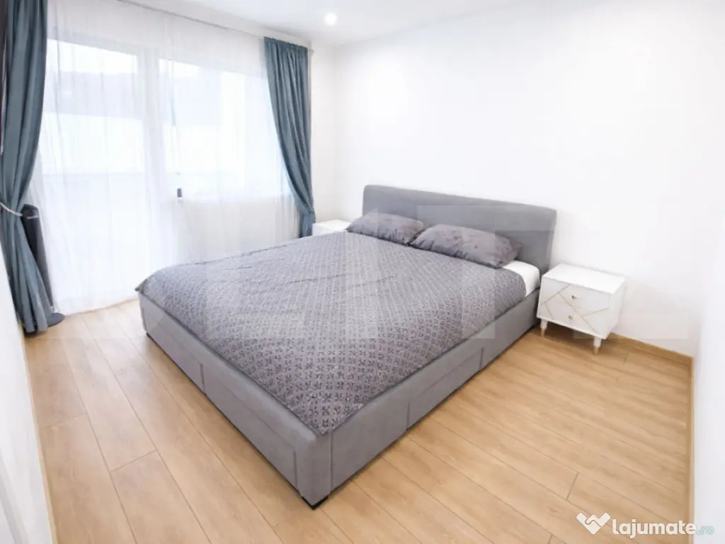 Apartament 3 camere, 67 mp, parcare, 2 bai, 2 balcoane, Zona