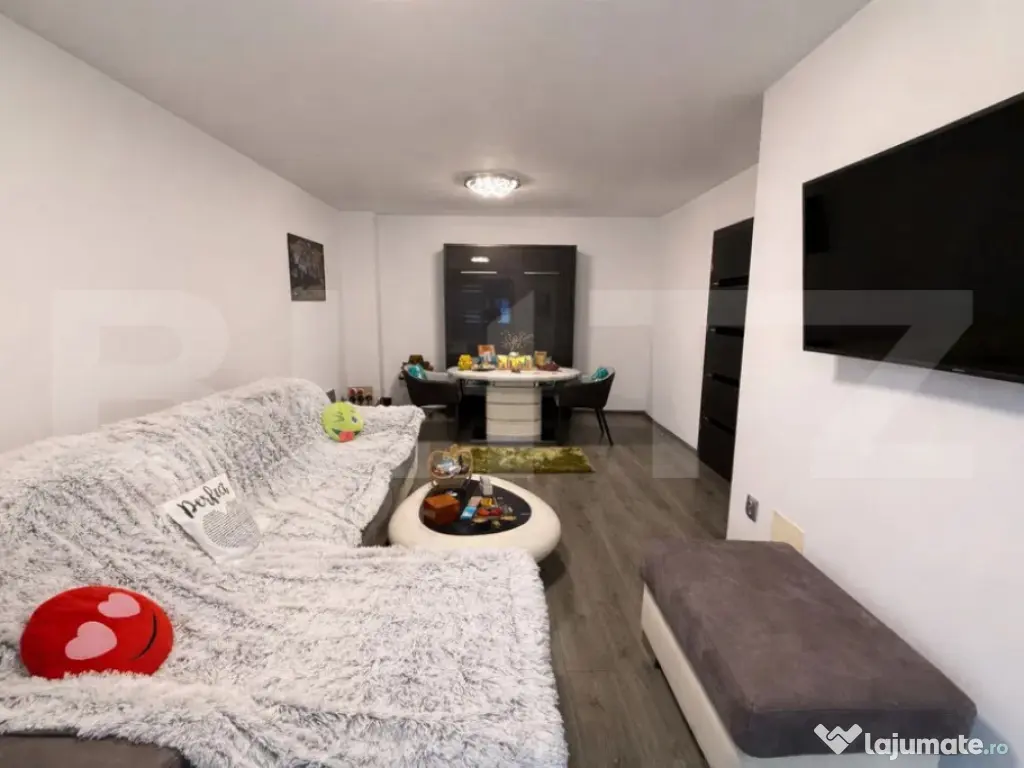 Apartament 2 camere, decomandat, modern, parcare, zona Iuliu 