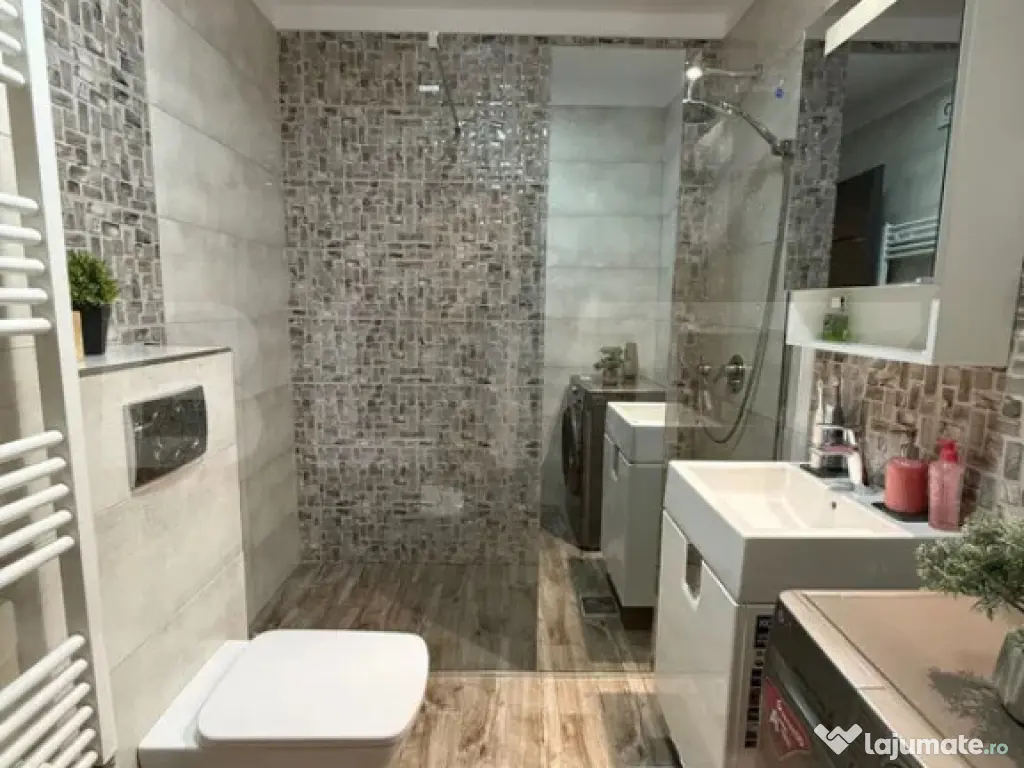 Apartament 2 camere, decomandat, modern, parcare, zona Iuliu 