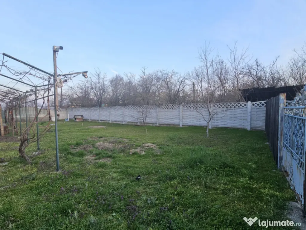 Casa parter, 100 mp utili, 1090 mp teren, Pielesti 