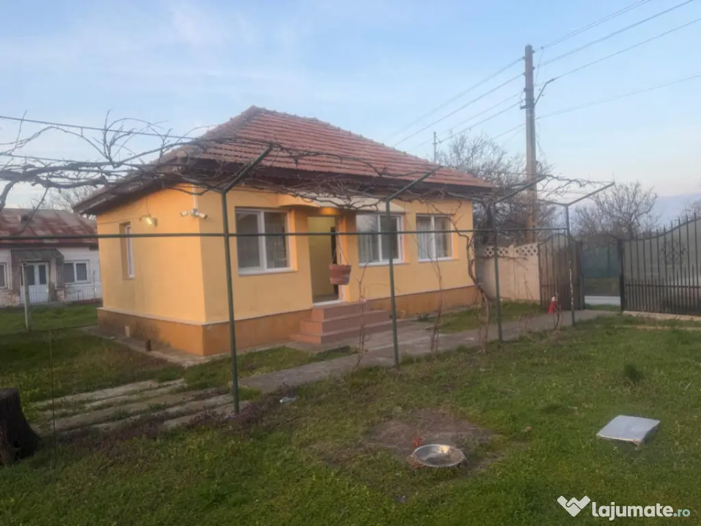Casa parter, 100 mp utili, 1090 mp teren, Pielesti 