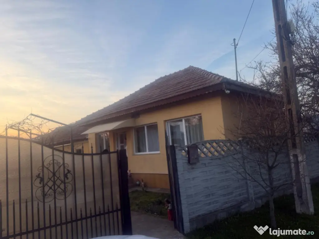 Casa parter, 100 mp utili, 1090 mp teren, Pielesti 