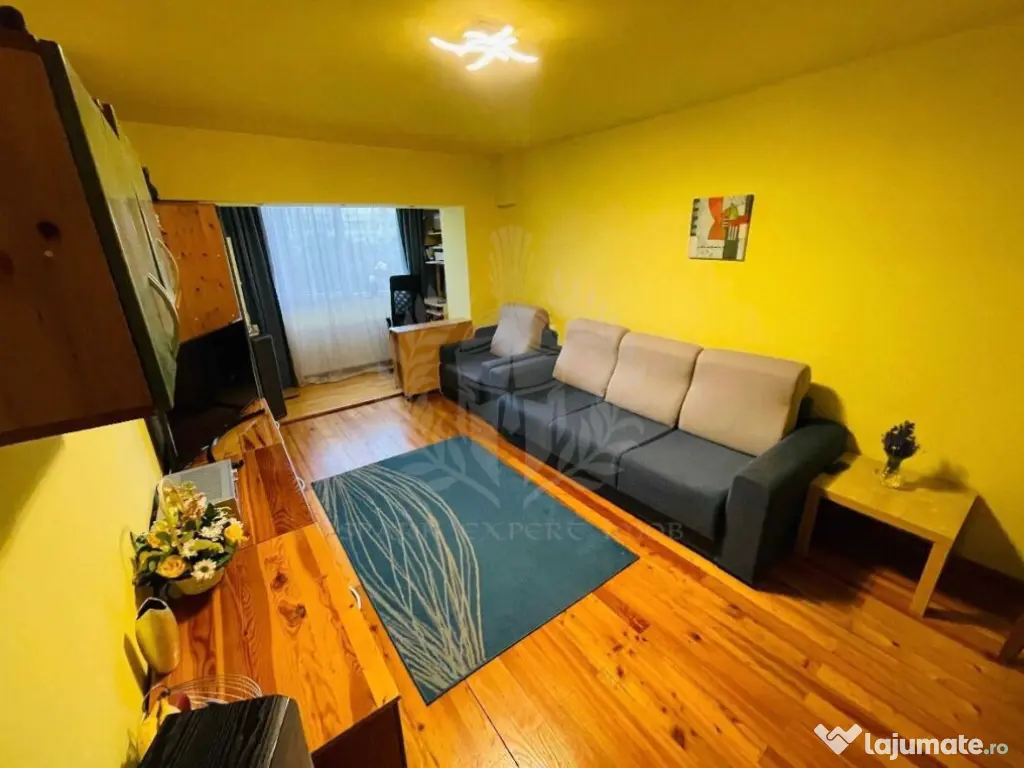 2 CAMERE // REPUBLICII // MOBILAT