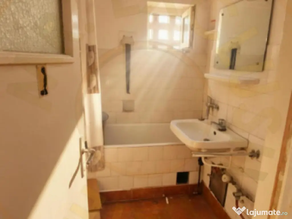 APARTAMENT 3 CAMERE CALEA BUCURESTI 