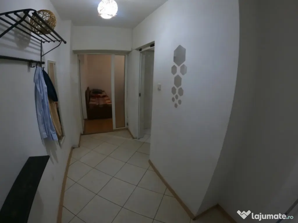 Apartament de inchiriat, 2 camere, central, mobilat, utilat 