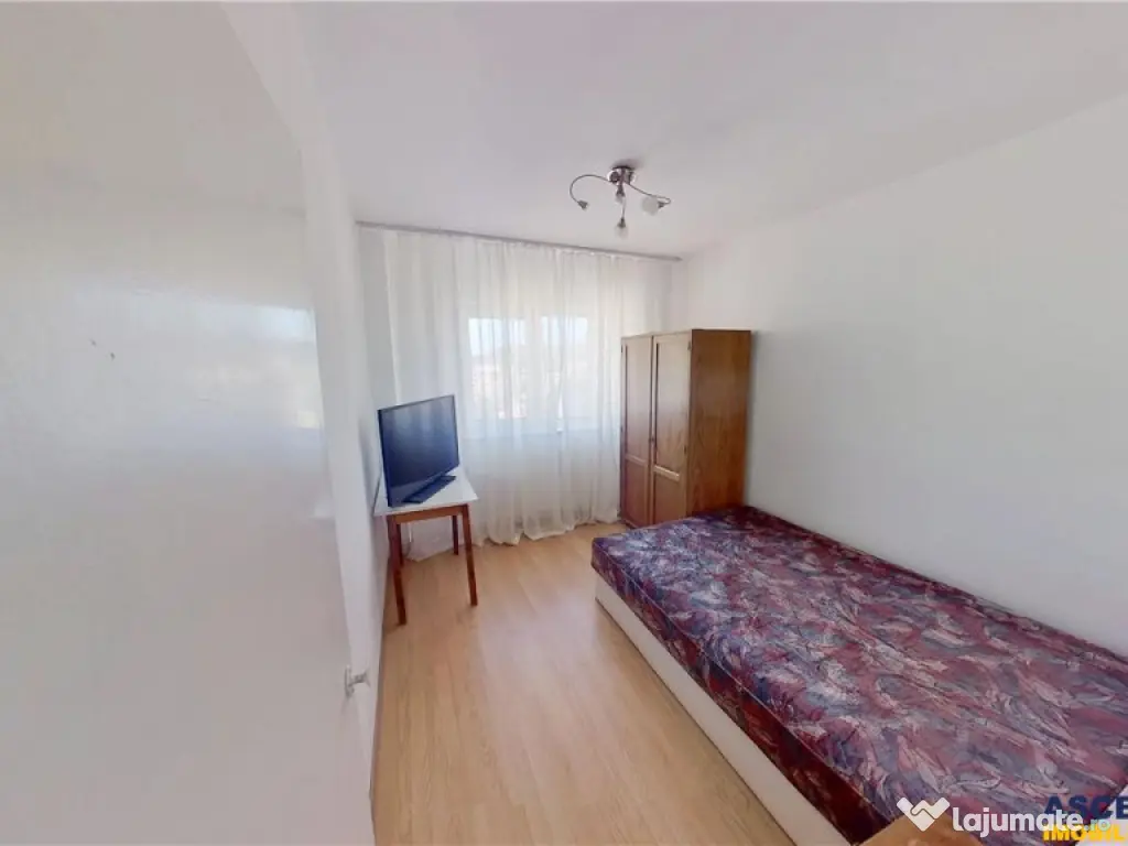 Panorama superba, 4 camere, 2 bai, 2 balcoane, Racadau, Bras 