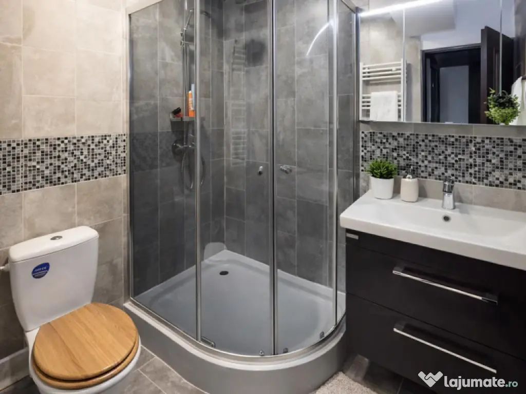 Apartament 3 camere, decomandat, etaj 1, bloc tip vila, Trac