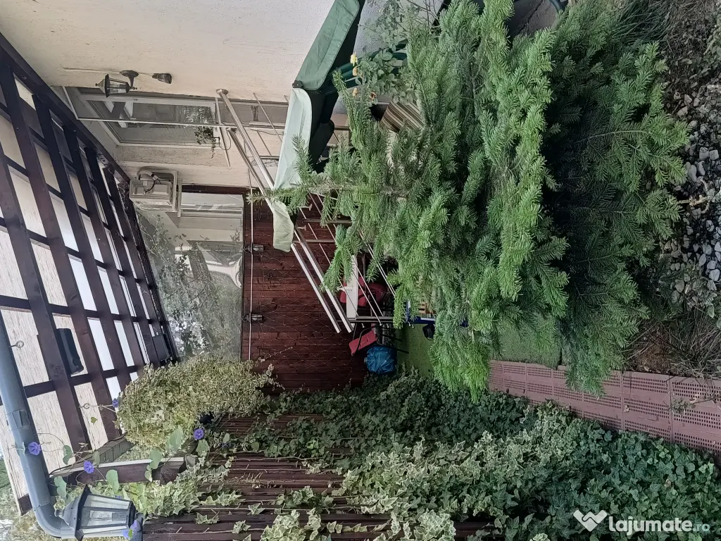 Vând apartament cu 3 camere terasă și parcare subterană, la 15 minute de metro 