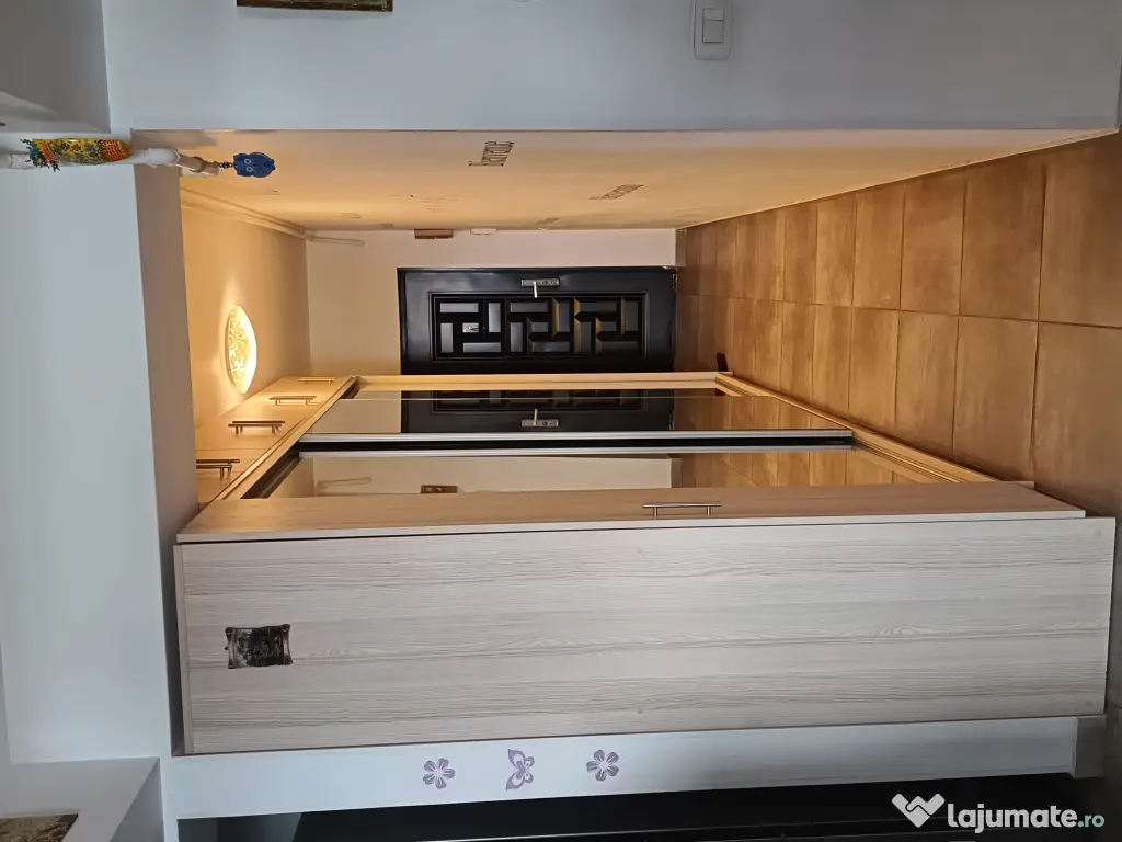 Vând apartament cu 3 camere terasă și parcare subterană, la 15 minute de metro 