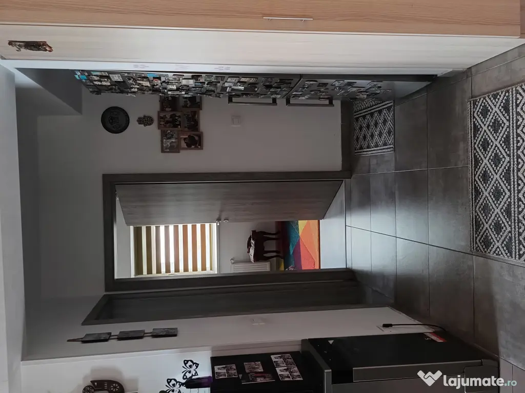 Vând apartament cu 3 camere terasă și parcare subterană, la 15 minute de metro 