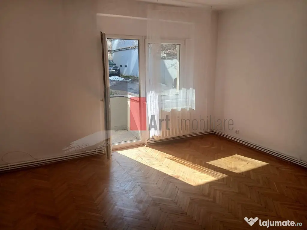 3 Camere Universitate - Parcul Cismigiu 