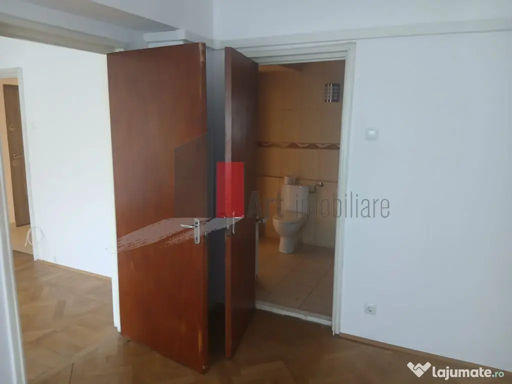 3 Camere Universitate - Parcul Cismigiu 