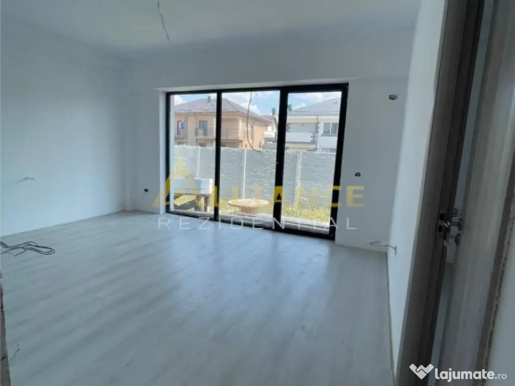 Casa cu 3 camere, Teren 190 mp { Acces rapid STB 440 Piata S