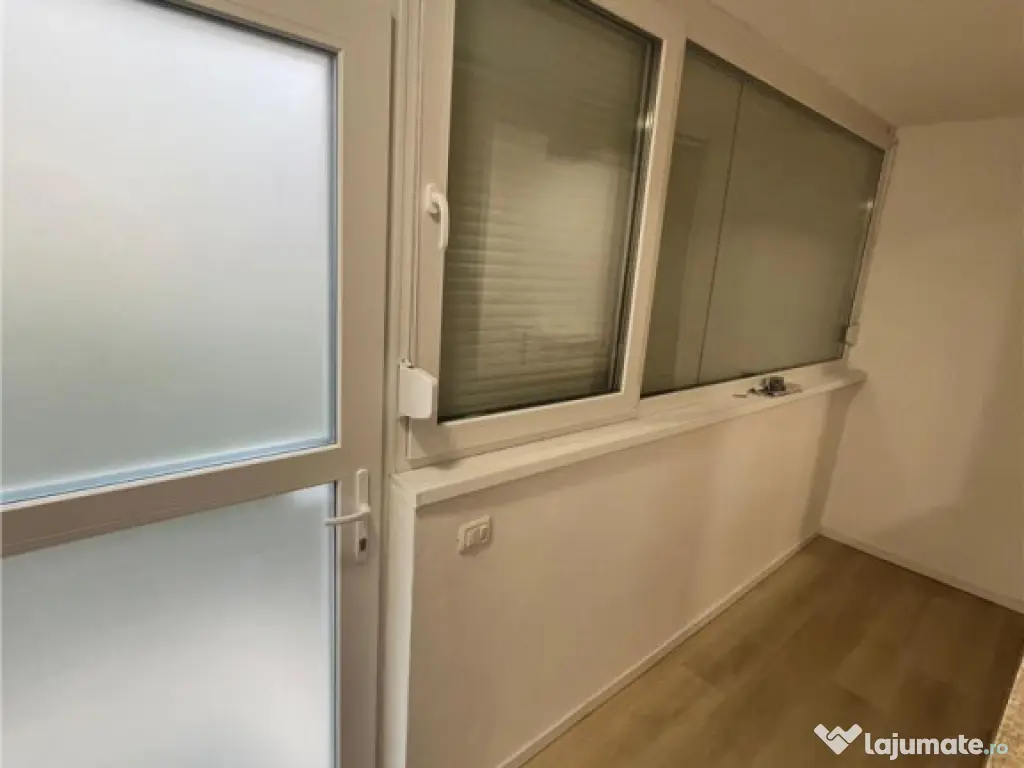 APARTAMENT 3 CAMERE RENOVAT, CENTRU CIVIC