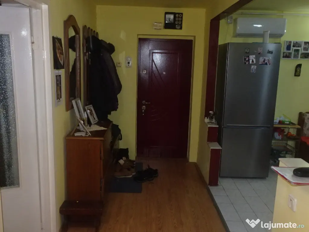 Vand apartament de 3 camere decomandat in Deva, Eminescu, Scarisoara 