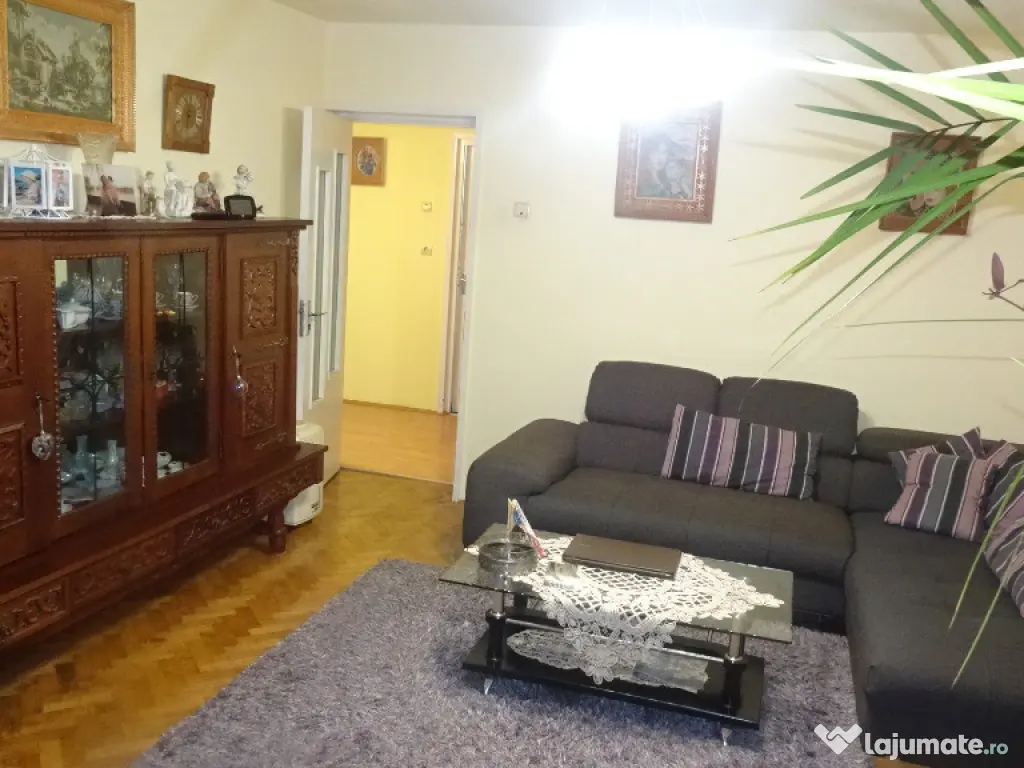 Vand apartament de 3 camere decomandat in Deva, Eminescu, Scarisoara 