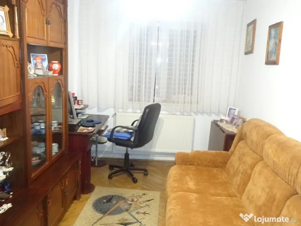 Vand apartament de 3 camere decomandat in Deva, Eminescu, Scarisoara 