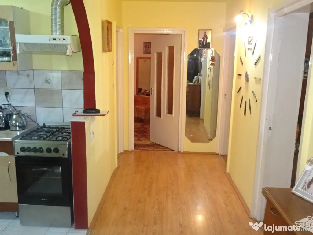 Vand apartament de 3 camere decomandat in Deva, Eminescu, Scarisoara 