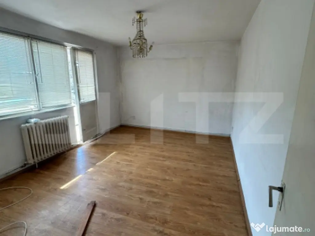 Apartament 3 camere decomandat 62 mp, etaj 3, balcon, Măn? 