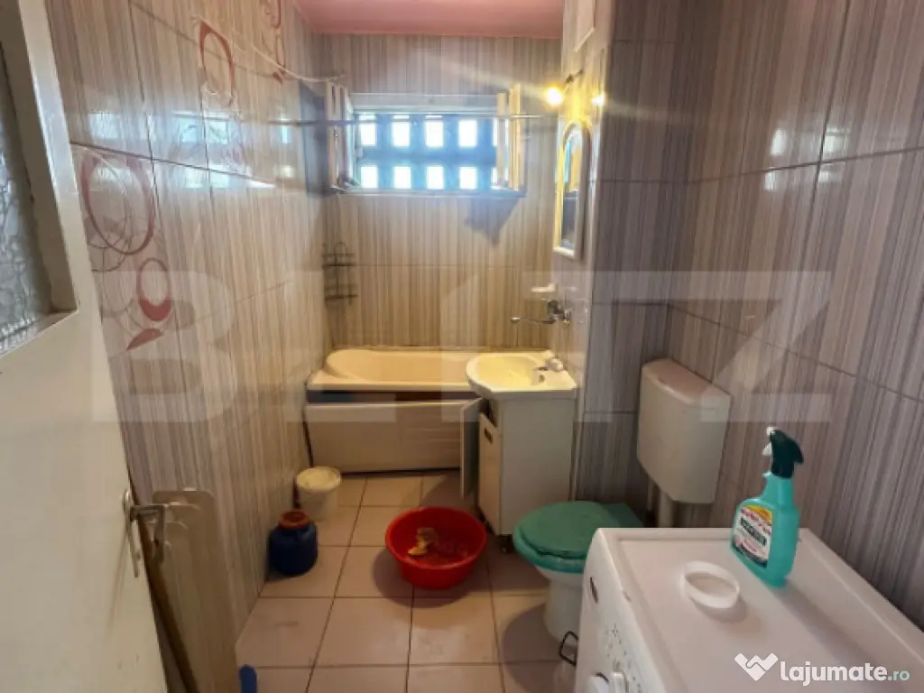 Apartament 3 camere decomandat 62 mp, etaj 3, balcon, Măn? 