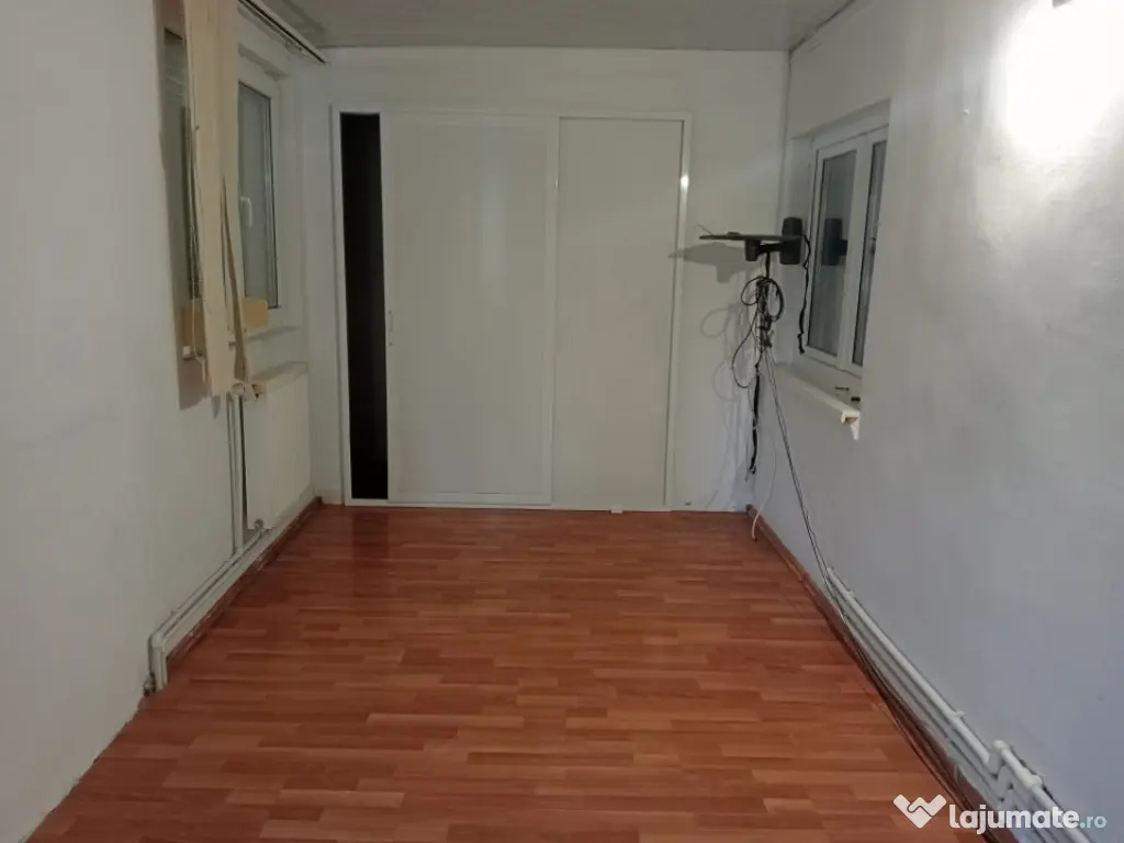 Apartament 2 camere, Calarasi 4, parter cu balcon 15,3 mp. 