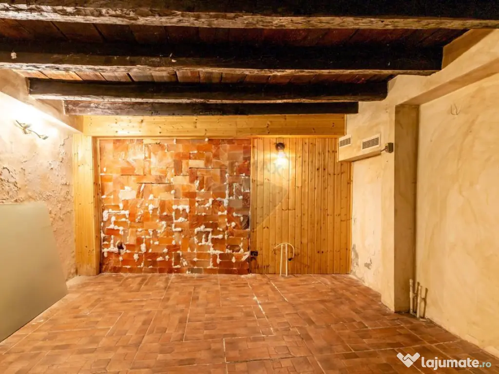 Casa cu identitate, farmec de epoca | consolidata| Marase... 