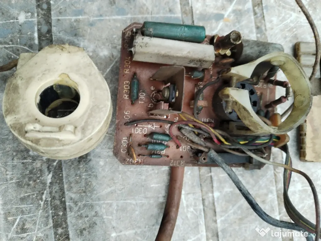 Module tv alb negru romanesc 