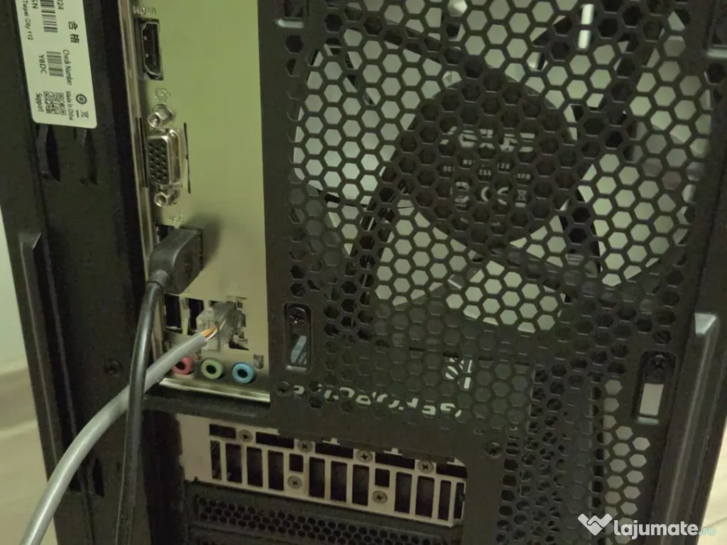 PC Intel i5 cu 8GB RAM, carcasa Deepcool, monitor Dell inclus 