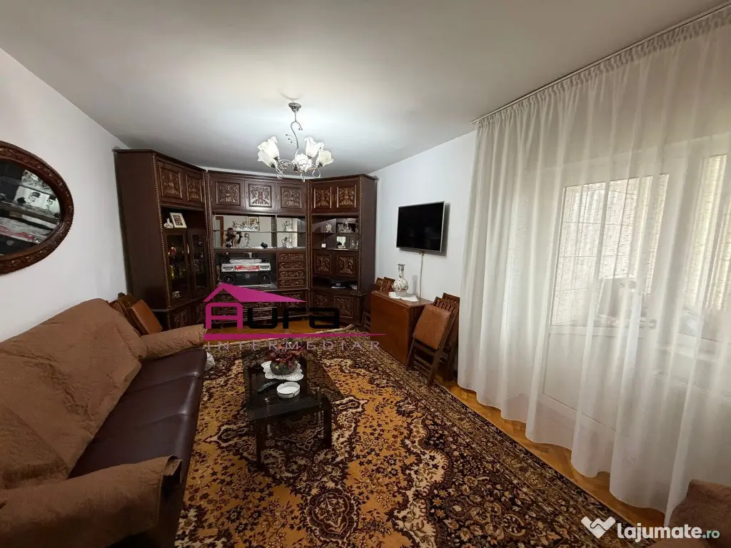 Inchiriez apartament 4 camere zona Victoriei 
