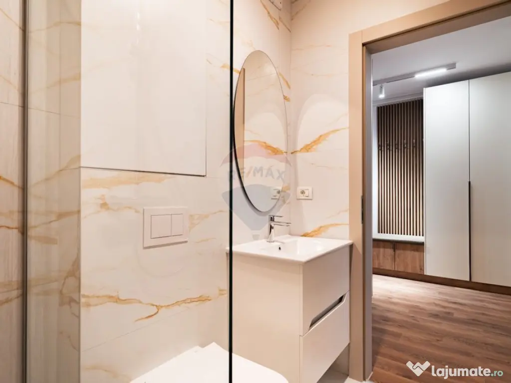 Apartament modern 3 camere, prima închiriere, loc parcar... 