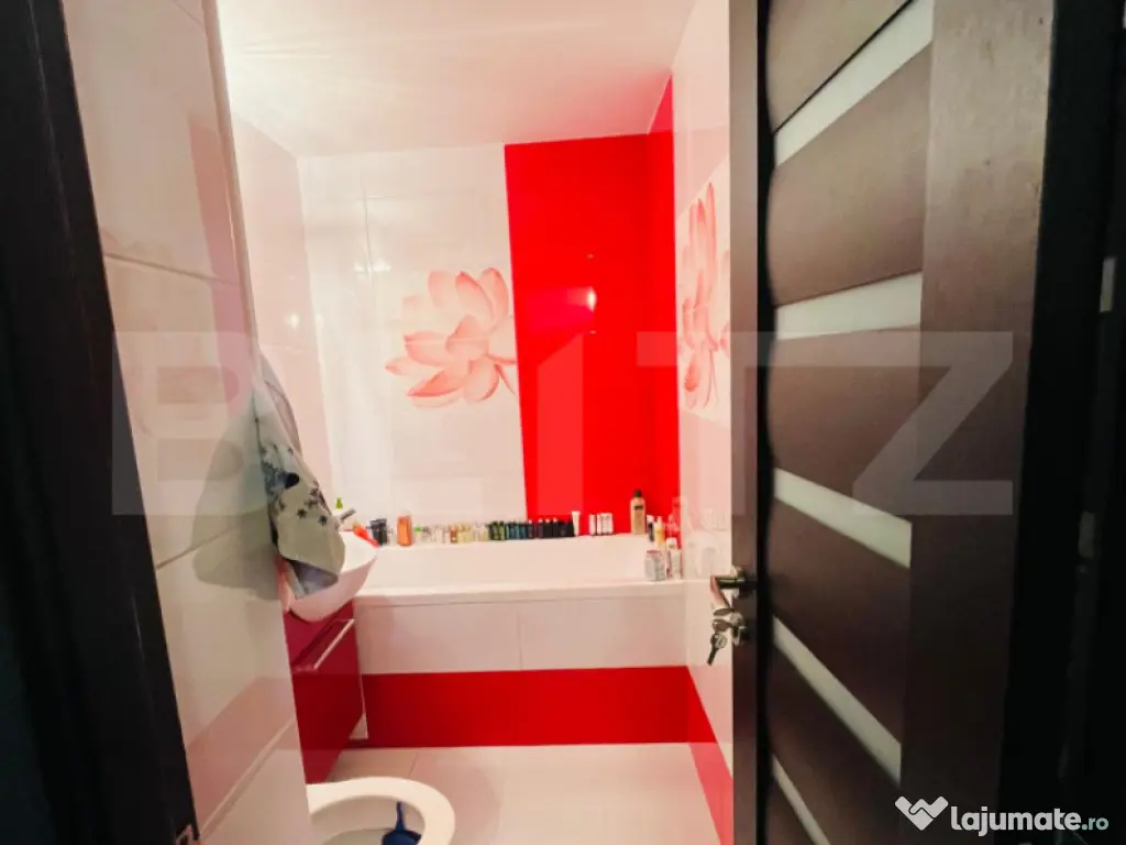 Apartament 3 camere, semidecomandat - zona Rogerius 