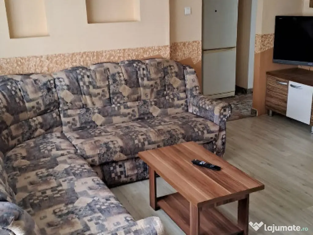Închiriez apartament 3 camere decomandat in Deva ,Zamfirescu, parter 