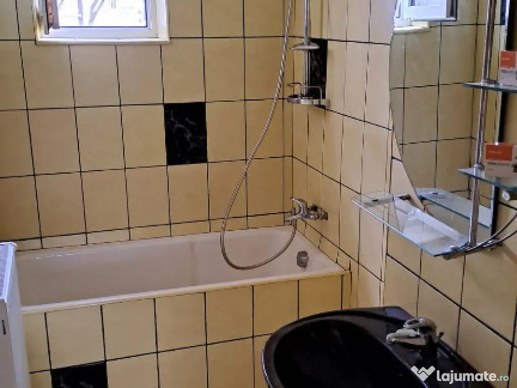 Închiriez apartament 3 camere decomandat in Deva ,Zamfirescu, parter 