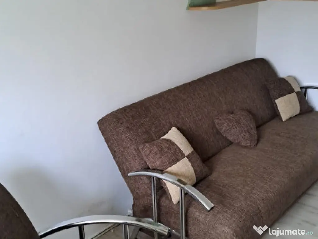 Închiriez apartament 3 camere decomandat in Deva ,Zamfirescu, parter 