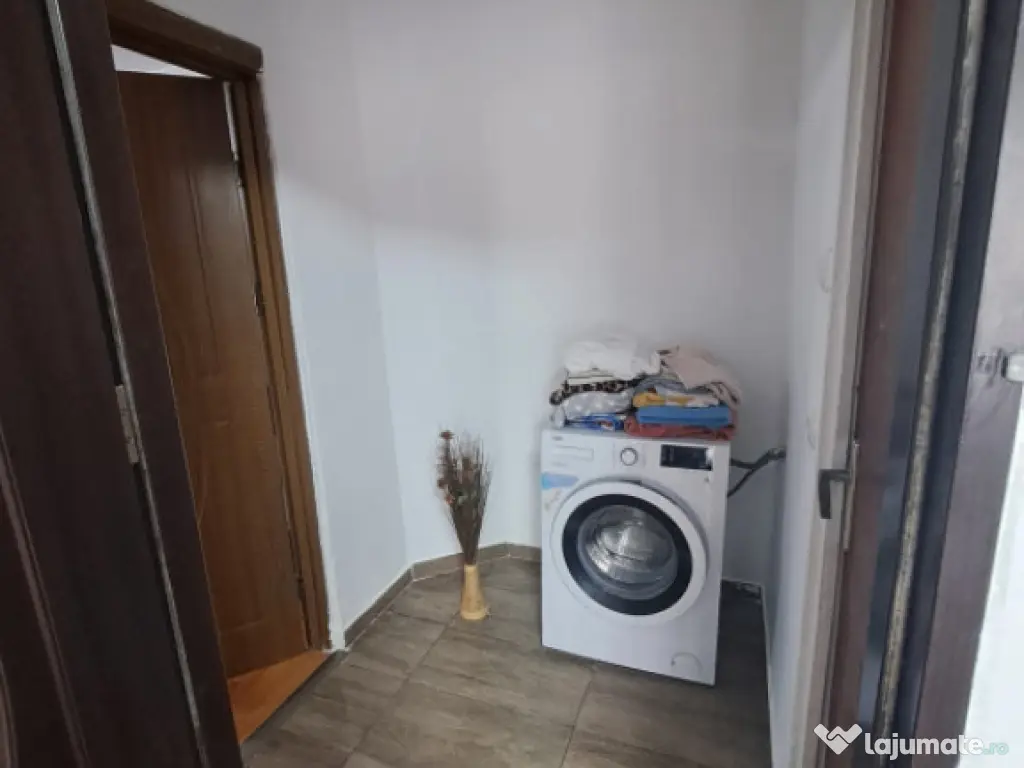 Apartament 2 camere, 54 mp, zona Craiovita Noua 