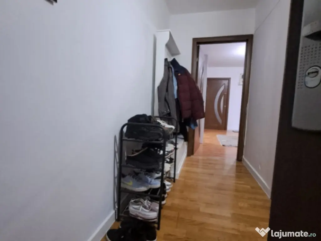 Apartament 2 camere, 54 mp, zona Craiovita Noua 