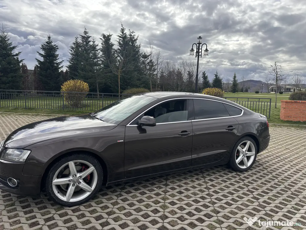 Vând Audi A5 quattro 