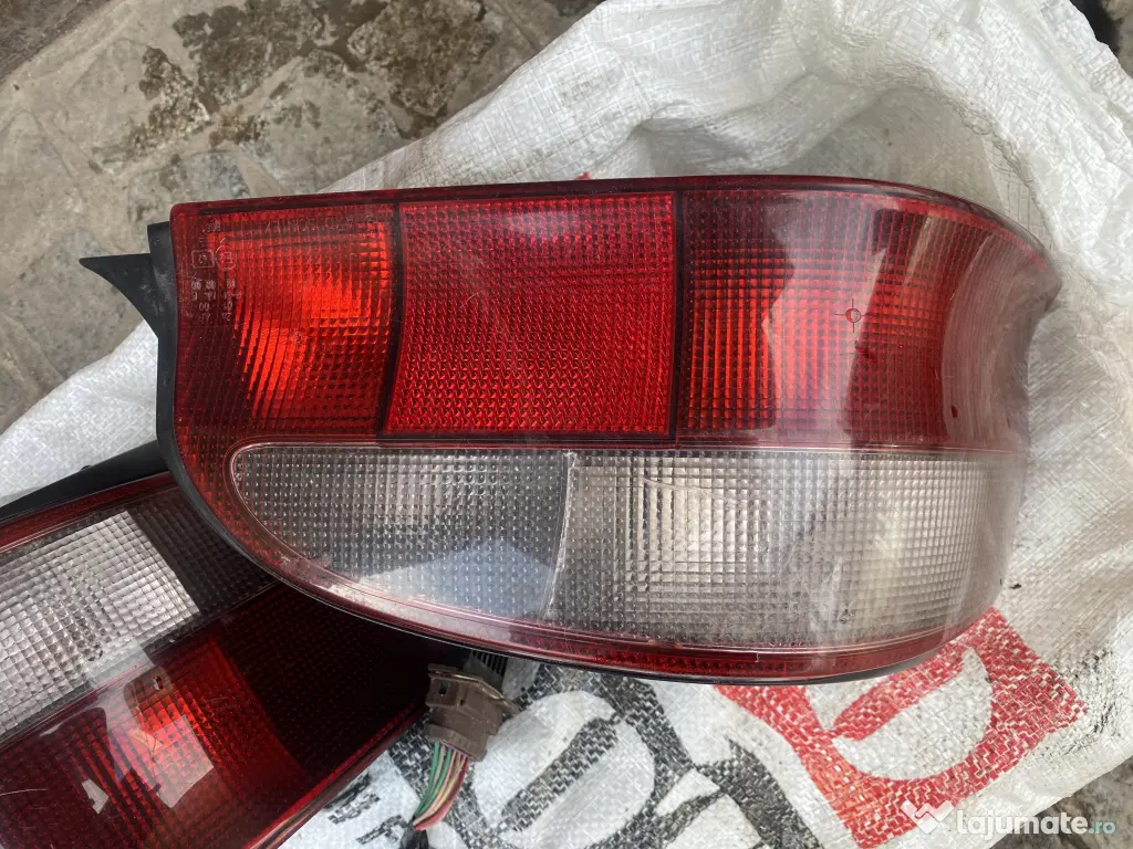 Faruri și stopuri Citroën Saxo 1.1 